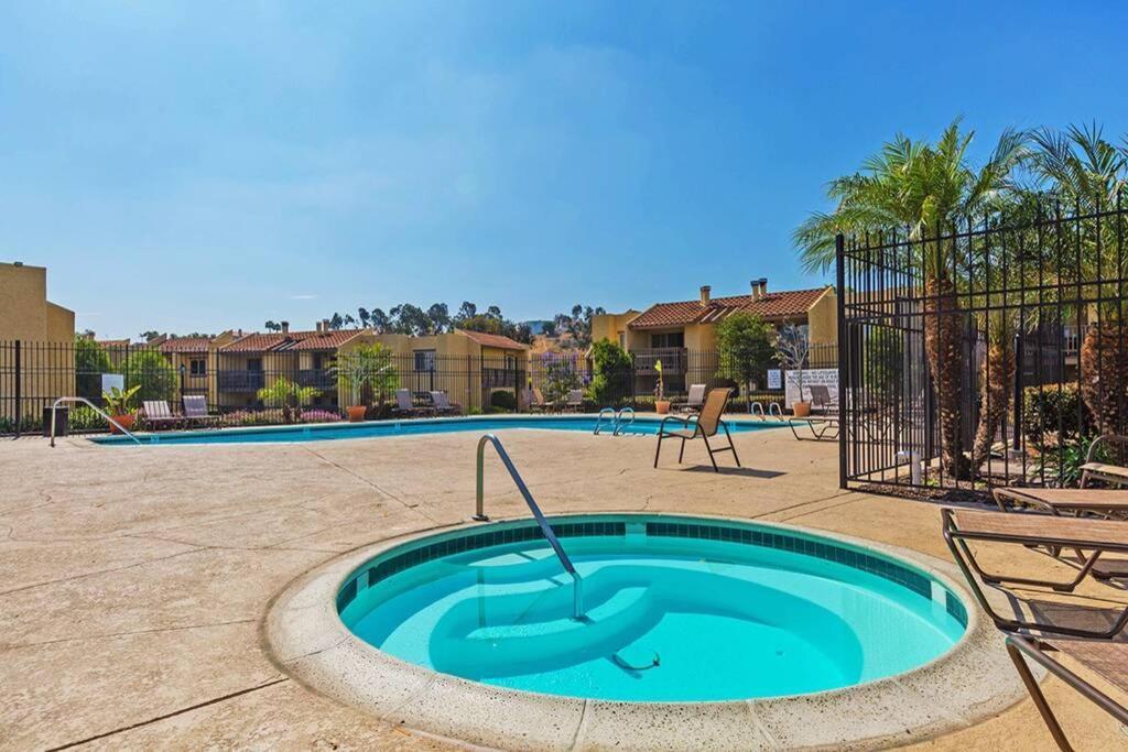 Departamento Completo En San Diego Hablamos Espanol Bagian luar foto