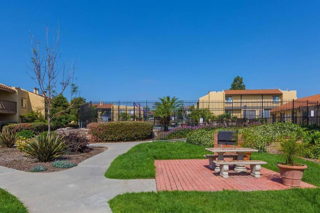Departamento Completo En San Diego Hablamos Espanol Bagian luar foto